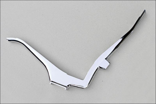 Sestavni del stolov na letaliscih - aluminij bruseno polirano kromirano - Component of airport chairs – ground, polished and chrome plated aluminium - Komponenten von Flughafenstühlen – geschliffenes, poliertes und verchromtes Aluminium